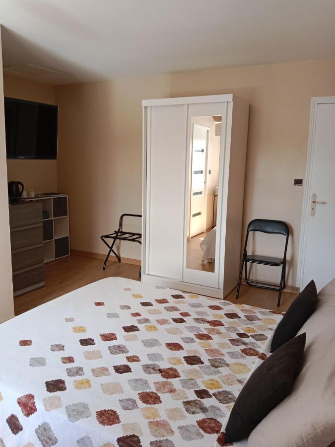 L Olivier De St Leger Bed & Breakfast Chateau  Bagian luar foto